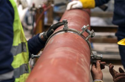Pipe external fit-up clamp for piping installation (2). Pipe external fit-up clamp for piping installation (2).